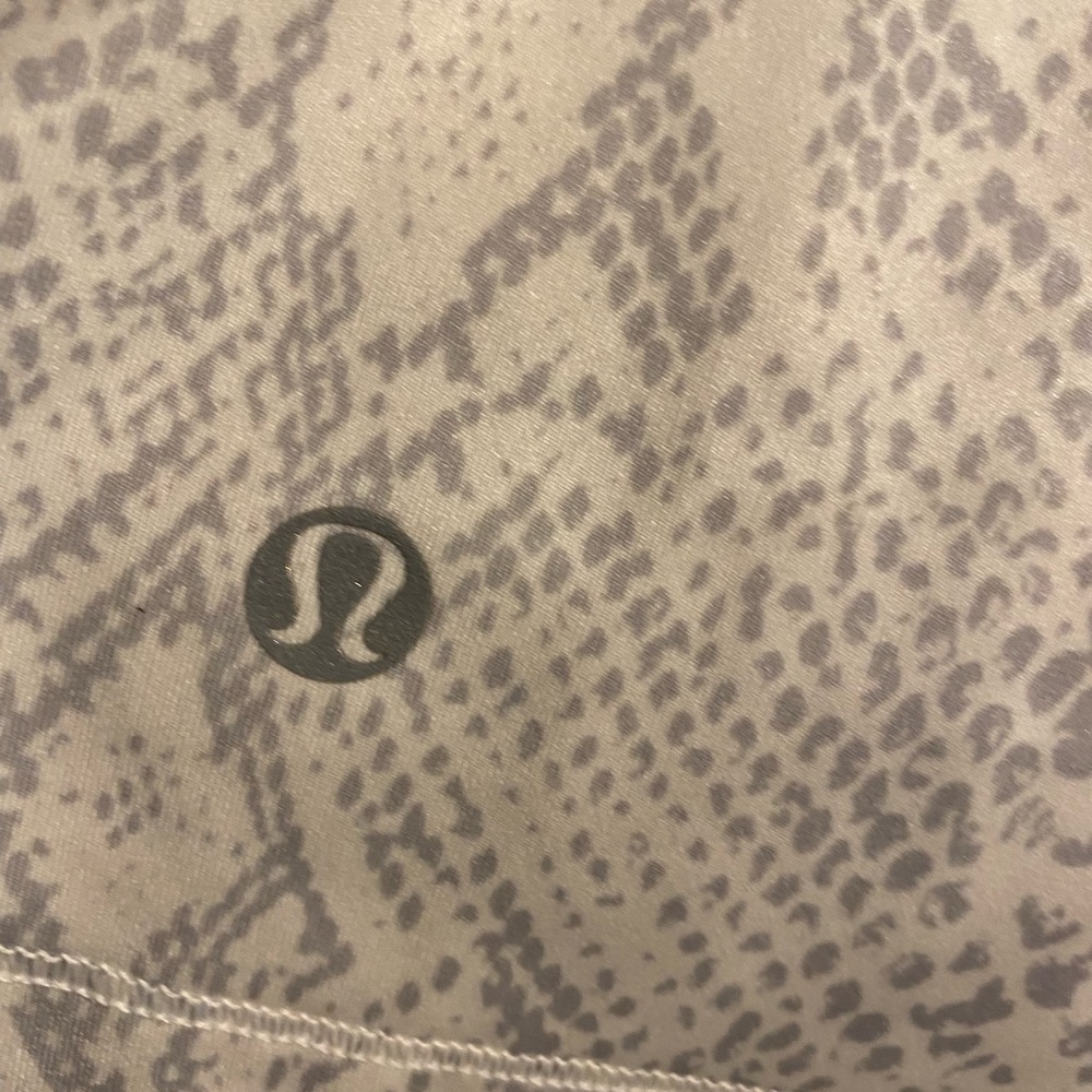 Lululemon - Picture 3 of 3